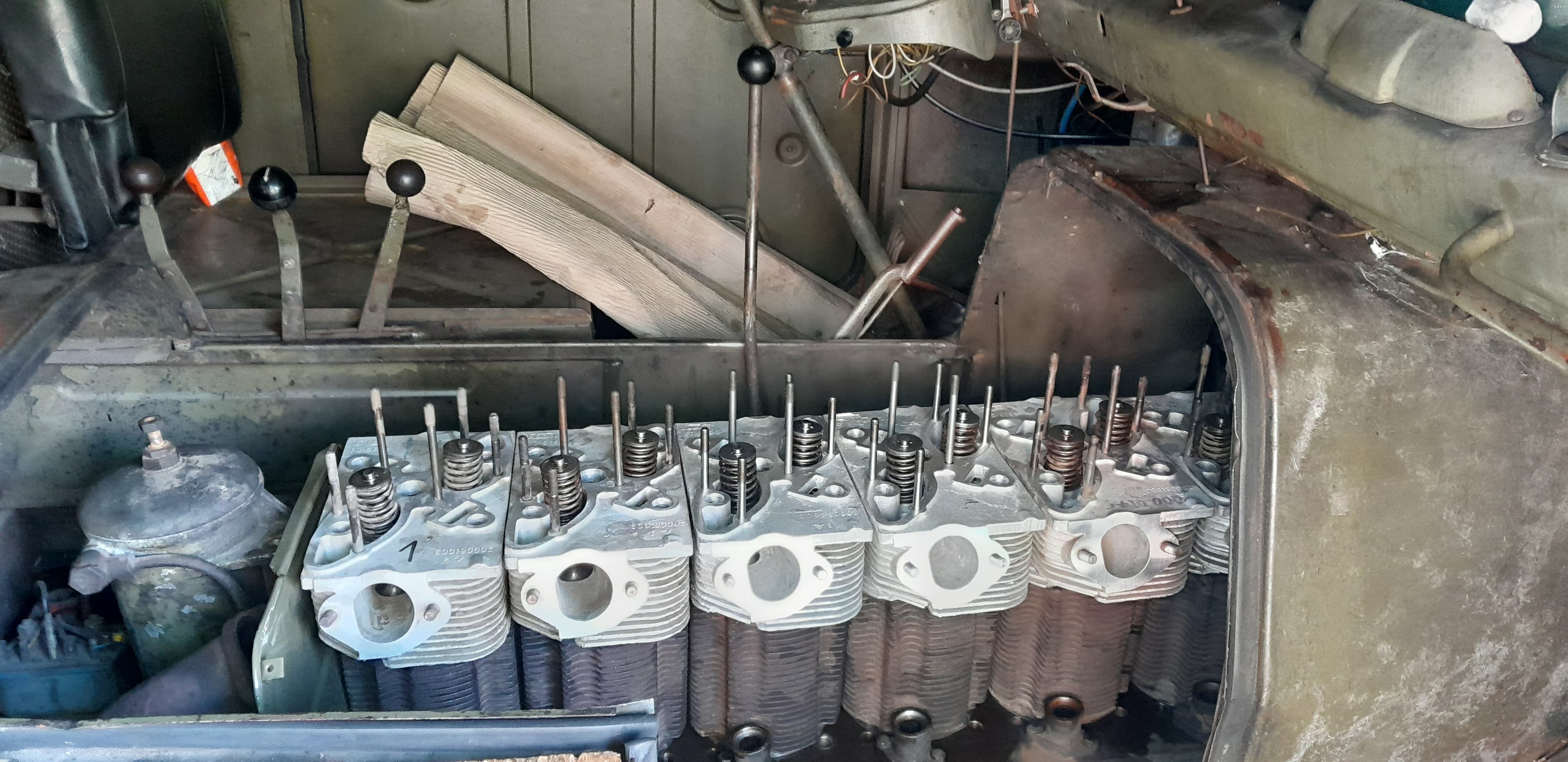 prace na motore pocas renovacie